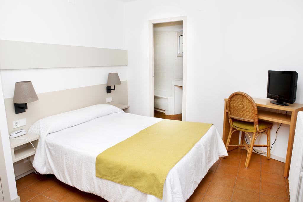 Ubaldo Hotel *